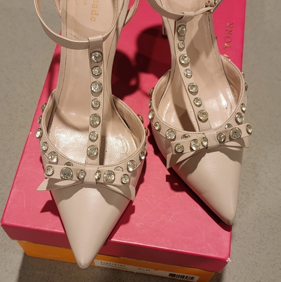 Shoes - Picture 2 of 6